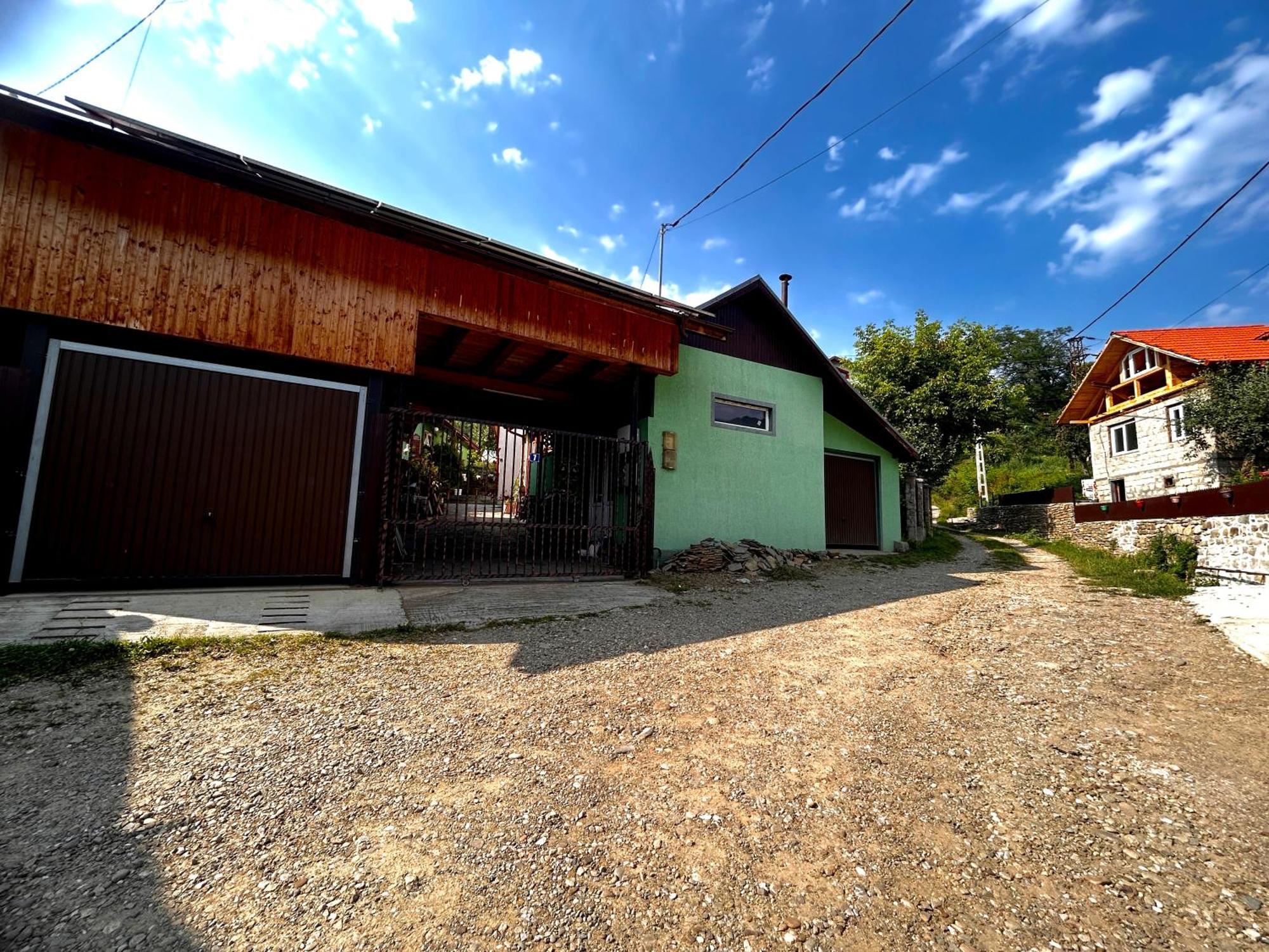 Casa Camelia Villa Nehoiu Buitenkant foto
